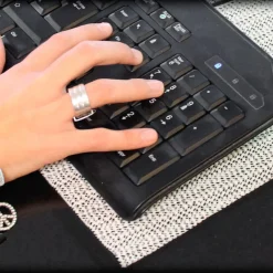 Die moderne Hausfrau Anti-Rutsch-Matte, zuschneidbar