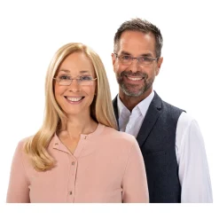 Die moderne Hausfrau Fertiglesebrille + Gratis Etui gold