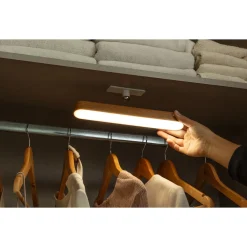 Die moderne Hausfrau Magnet-Leuchte