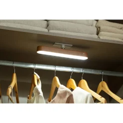 Die moderne Hausfrau Magnet-Leuchte