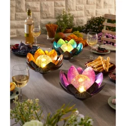 Die moderne Hausfrau Solar-Lotusblume gold