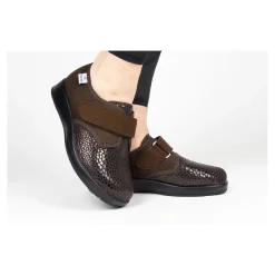 Damen Die moderne Hausfrau Verbandschuh Zürich braun