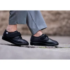 Damen Die moderne Hausfrau Verbandschuh Zürich schwarz