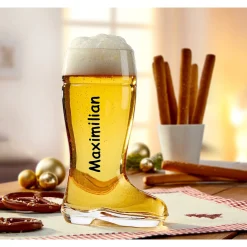 Die moderne Hausfrau Weihnachtsstiefel-Glas personalisiert mit Namen, 500 ml